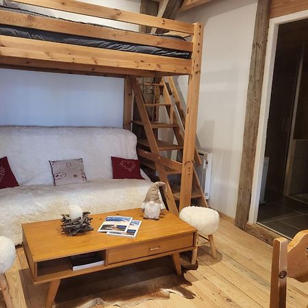 Le Nid Des Cerfs Bed and Breakfast Essert-Romand Eksteriør billede