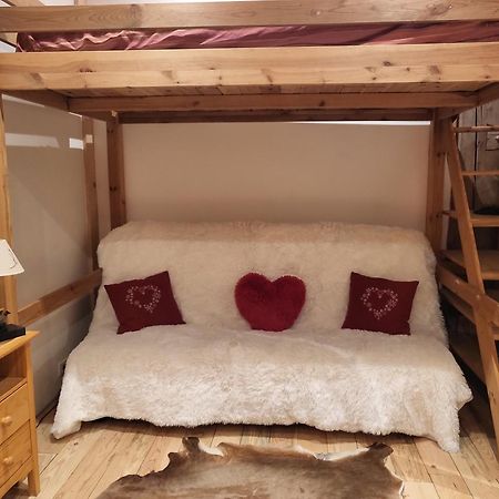 Le Nid Des Cerfs Bed and Breakfast Essert-Romand Eksteriør billede