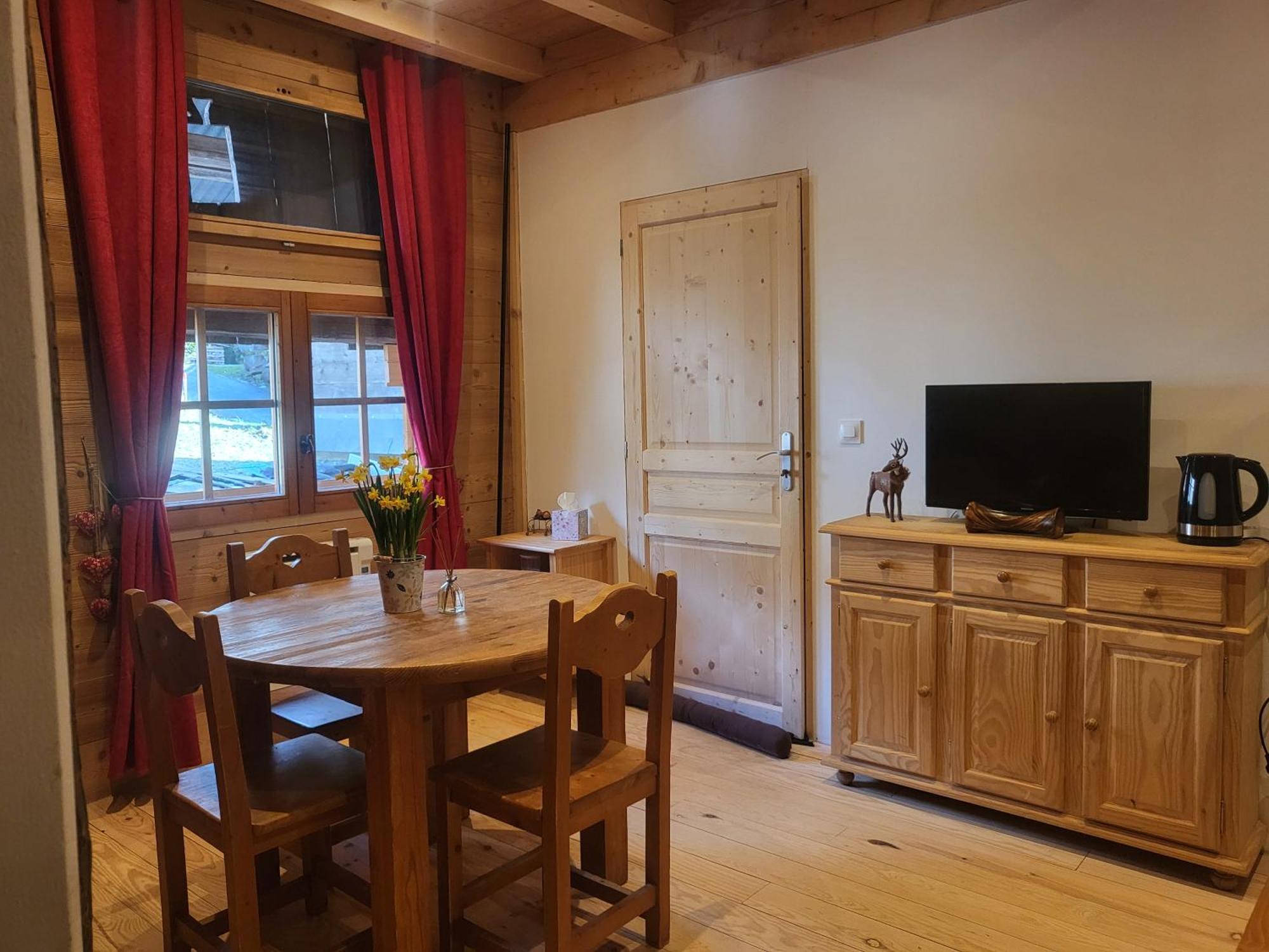 Le Nid Des Cerfs Bed and Breakfast Essert-Romand Eksteriør billede